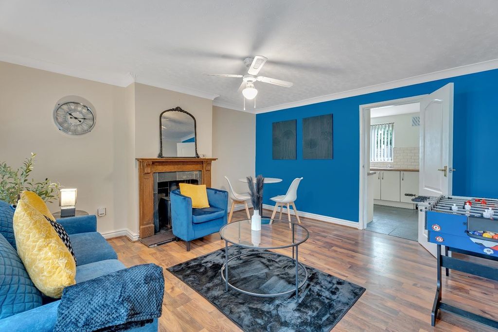 Property photo 1 of 6 648 Farnborough Road, Ng11.Jpg