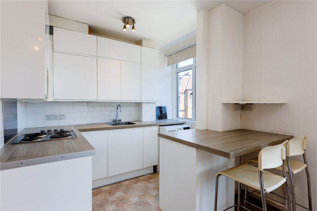 Property photo 2 of 8 Kitchen