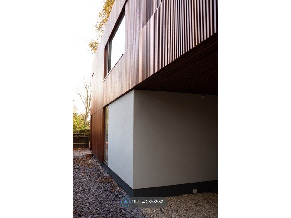 Property photo 2 of 5 Entrance Leading To Garden