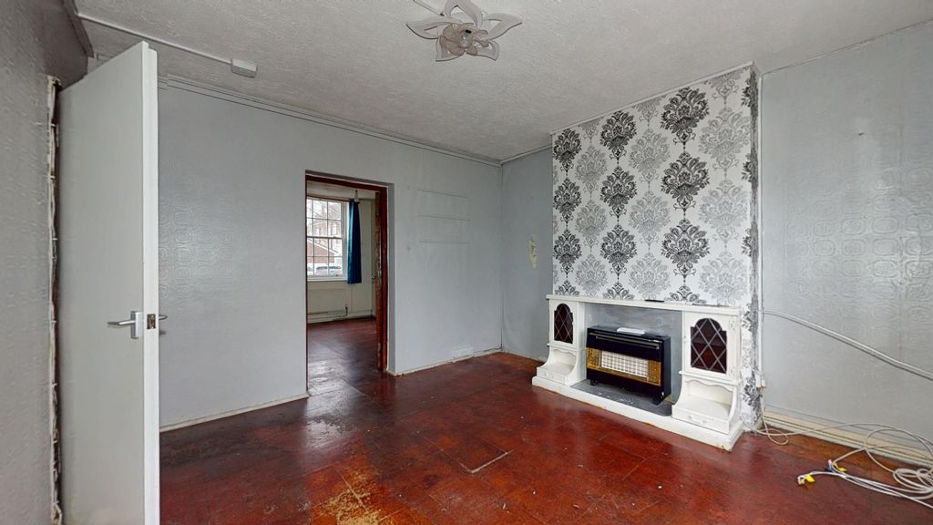 Property photo 3 of 16 68 Cleverly Estate, Wormholt Road, Shepherds Bush, London, W12 0Ly