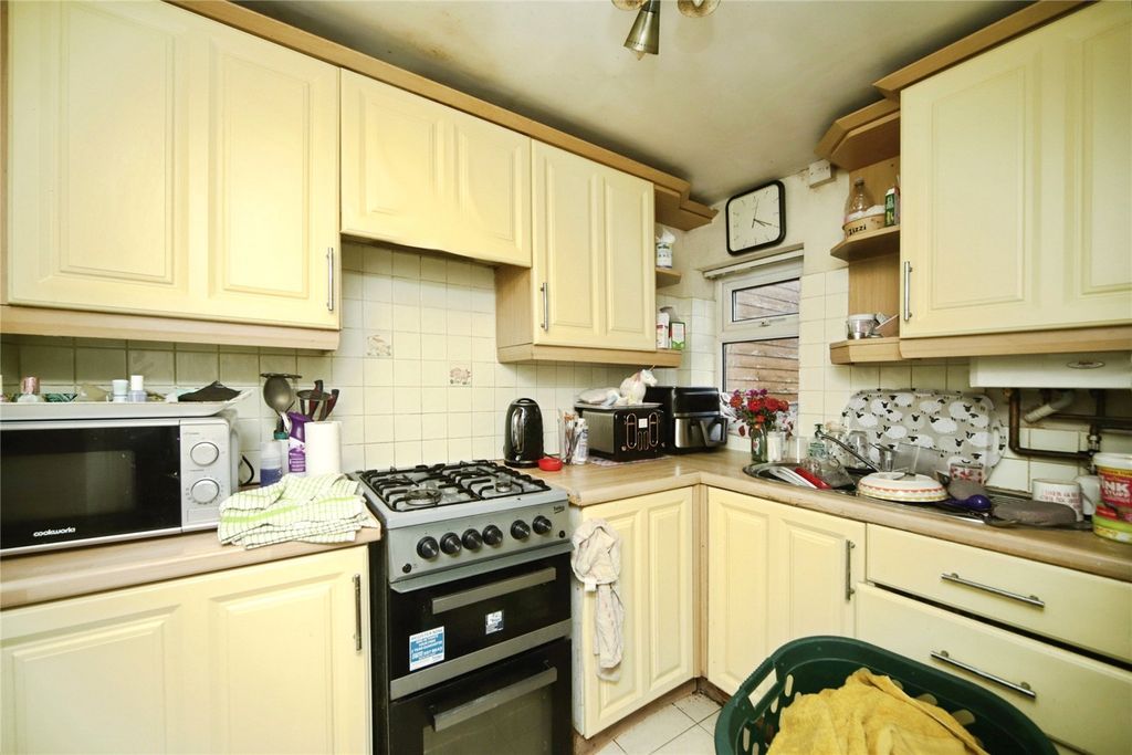 Property photo 2 of 12 Picture No. 31