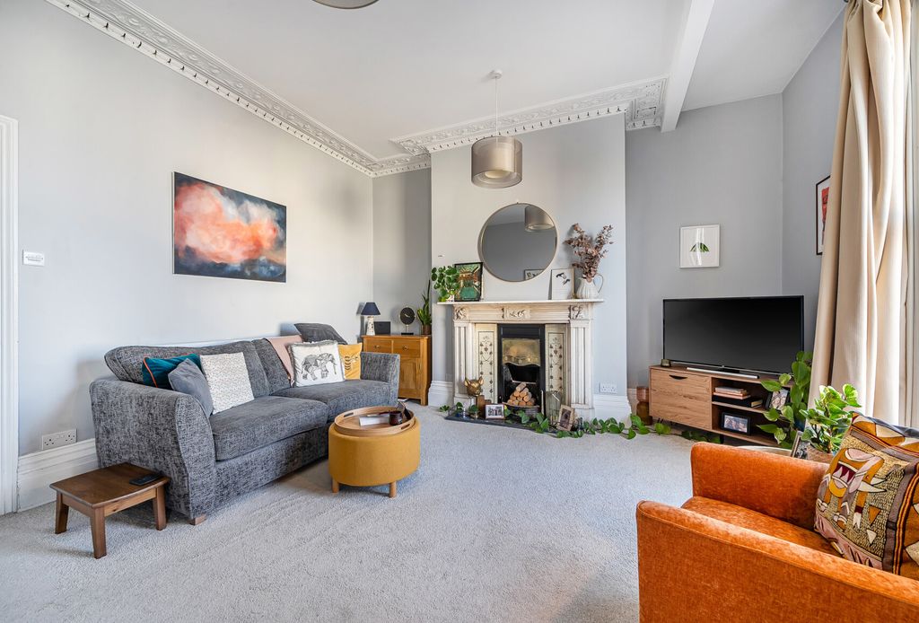 Property photo 1 of 10 1405464-7-697c893...