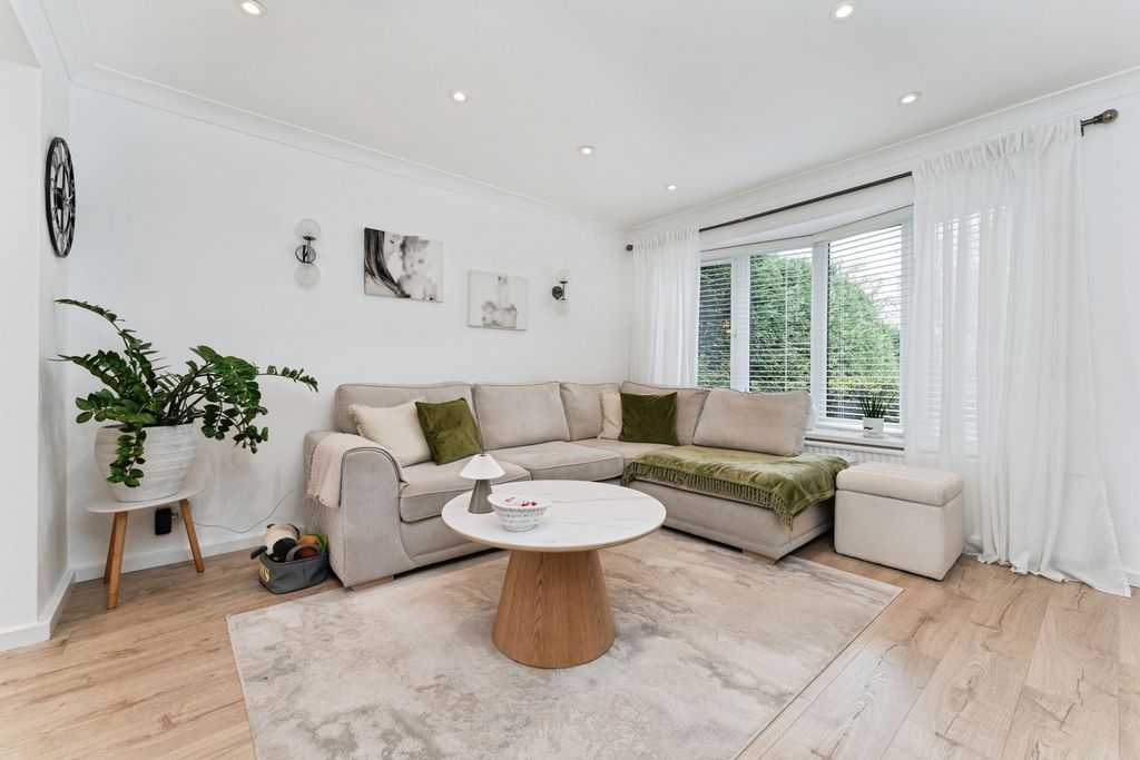 Property photo 2 of 20 Pbox-Img.Jpg