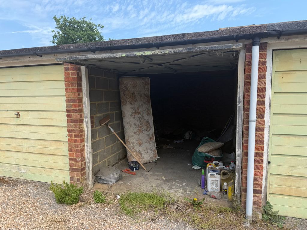 Property photo 2 of 3