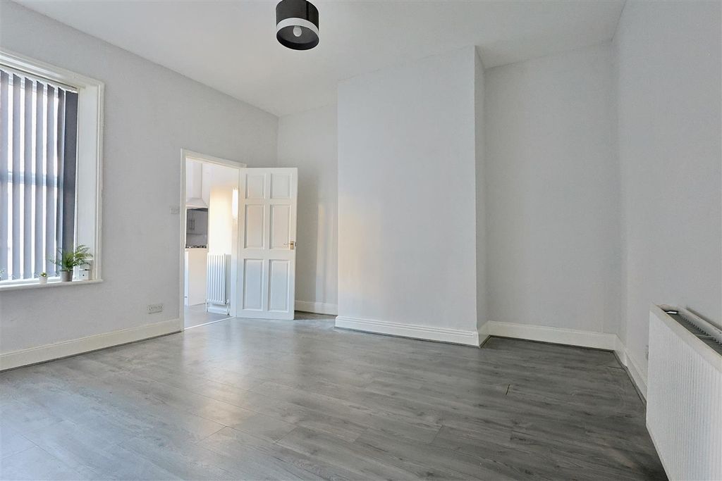 Property photo 2 of 10 6Ef5Fea5-53C5-4Fa7-B7E6-3E2Ed852Fb32_1_201_A.Jpeg