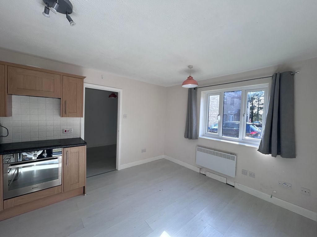 Property photo 2 of 7 Living Room