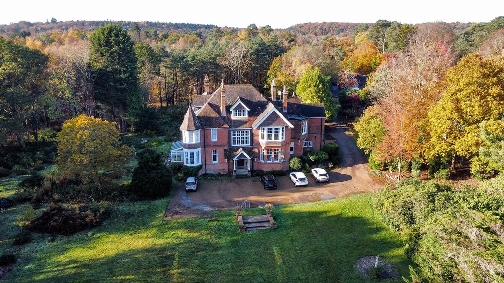 Property photo 1 of 13 External