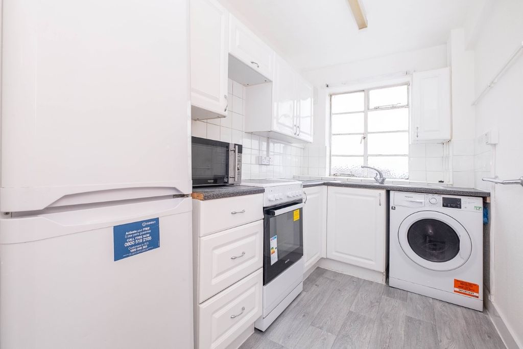 Property photo 2 of 9 22-Corner-Fielde-...