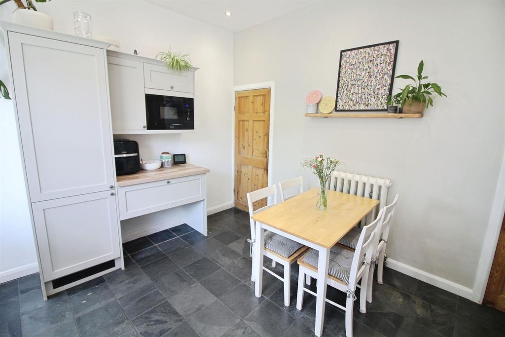 Property photo 3 of 12 Kitchen/Diner