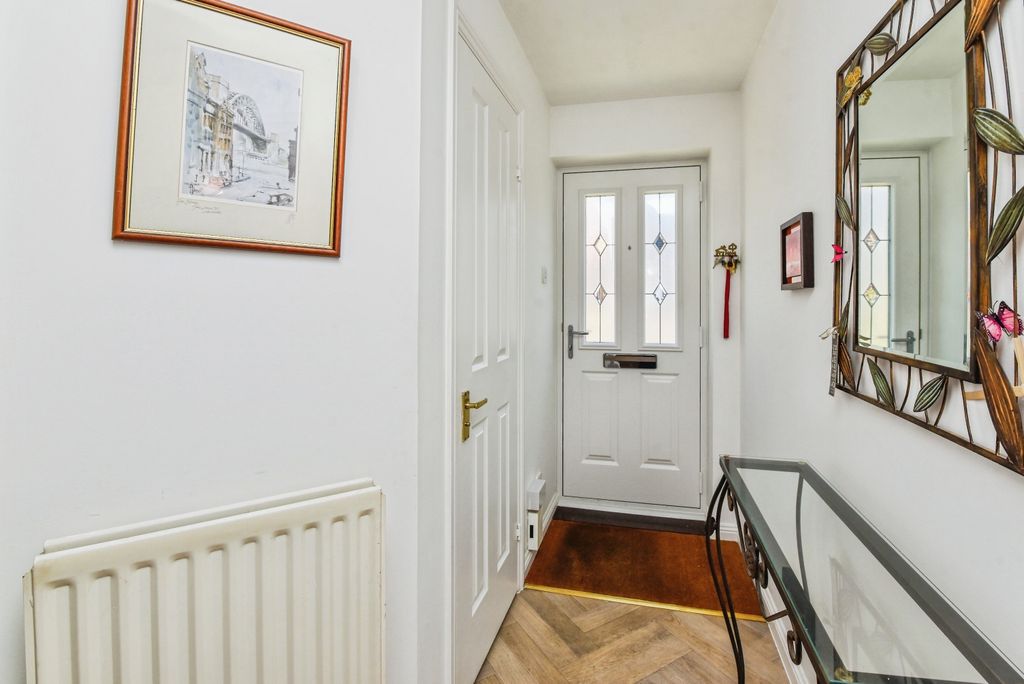 Property photo 3 of 20