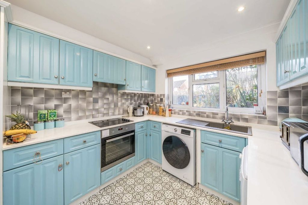 Property photo 3 of 8