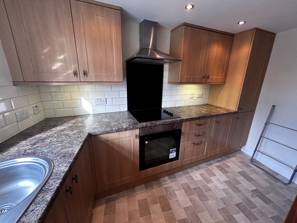 Property photo 3 of 5 Kitchen
