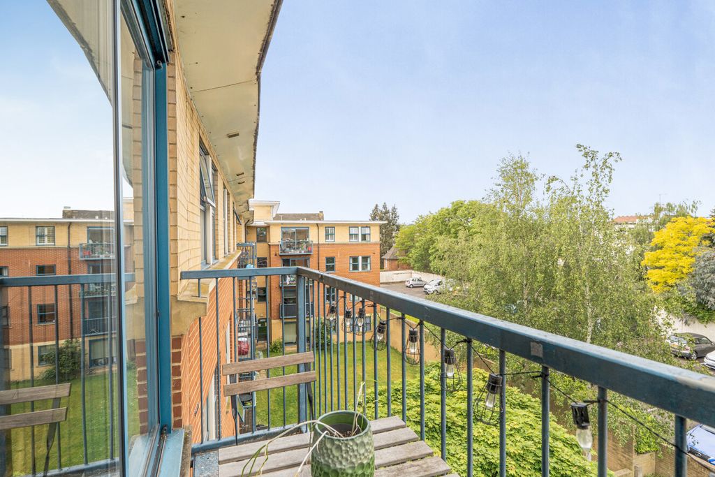 Property photo 2 of 14 1456932-2-6A06E26...