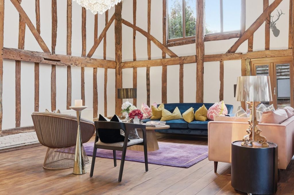 Property photo 3 of 28