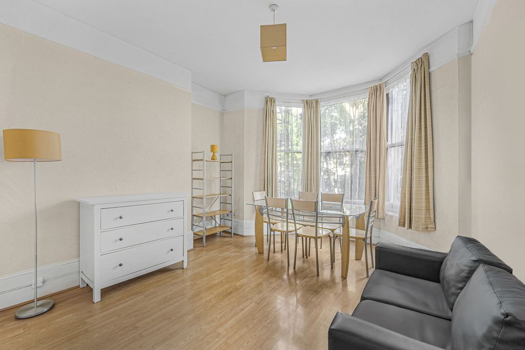 Property photo 2 of 8