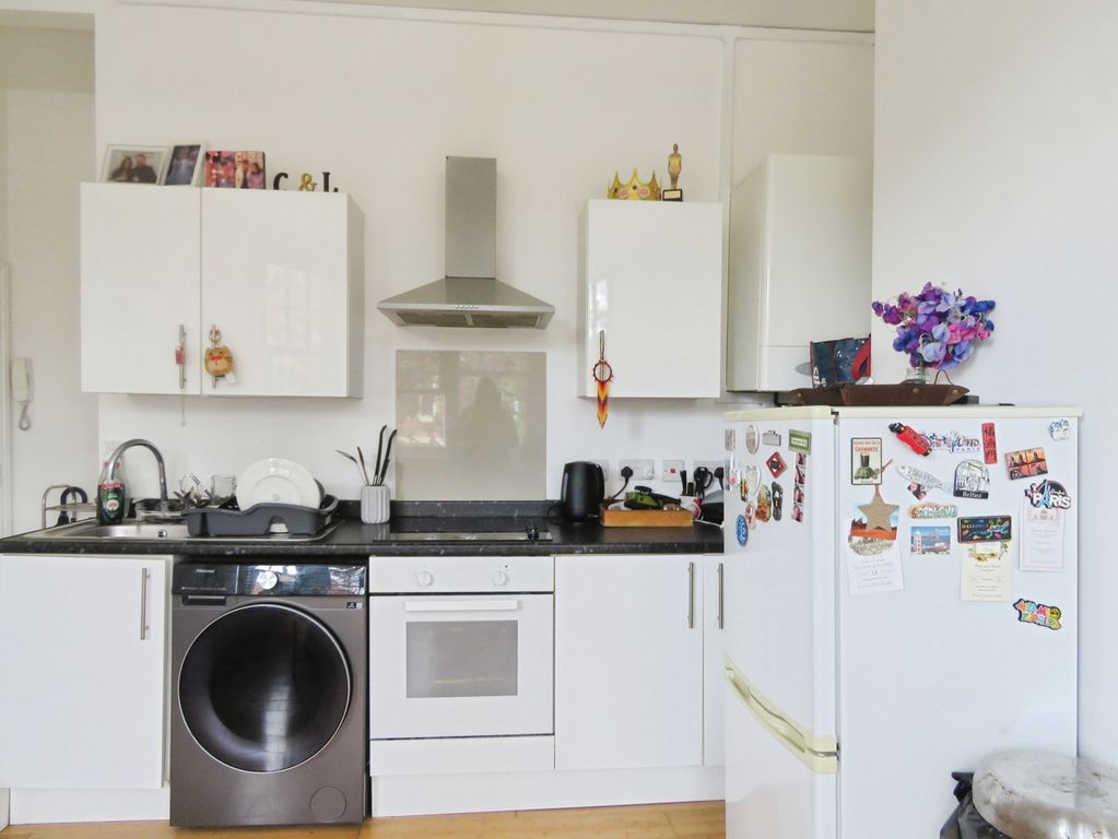 Property photo 3 of 7 Reception/Kitchen
