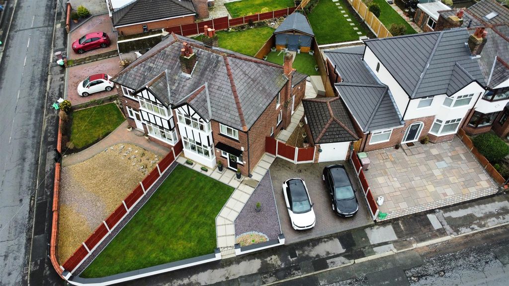 Property photo 2 of 35 Crocketts Walk, For Sale