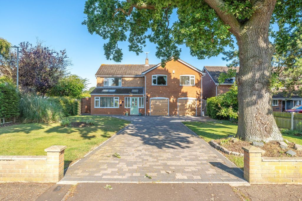 Property photo 1 of 28
