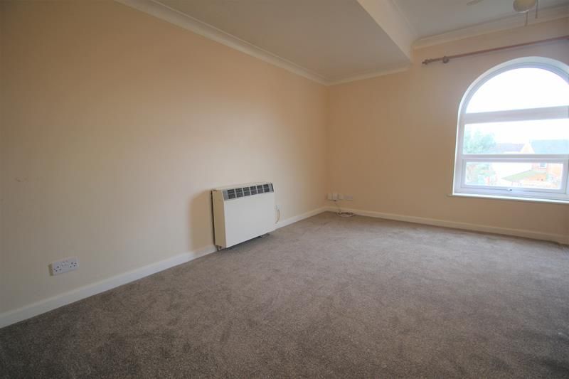 Property photo 2 of 6 Lounge (1)