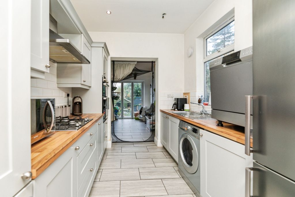 Property photo 3 of 20 2A8A3419-2-1015