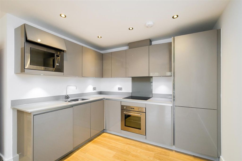 Property photo 3 of 20 3 Ivydene Court-12.Jpg