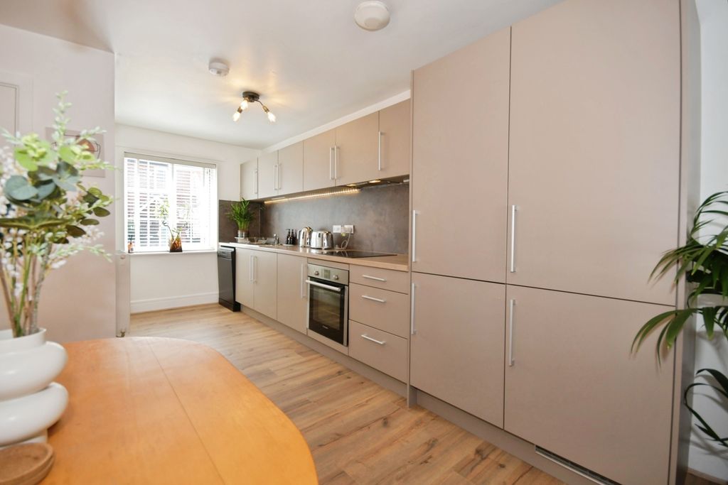 Property photo 3 of 14 Pbox-Img.Jpg