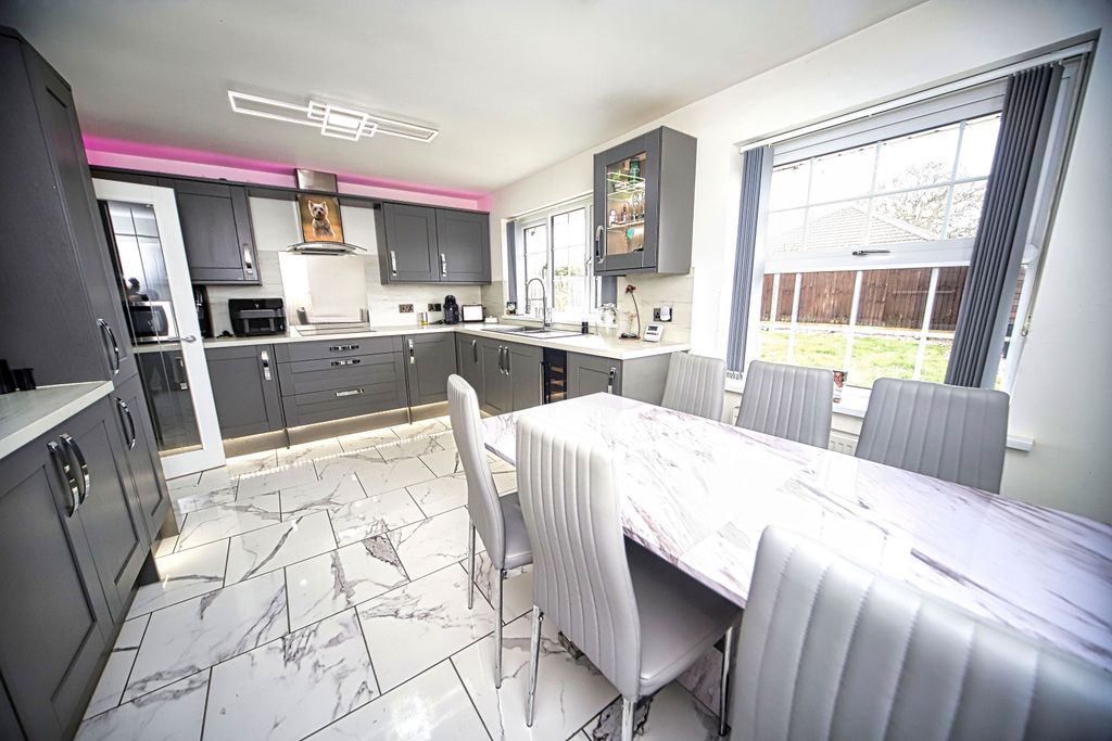 Property photo 1 of 13 Img_5865