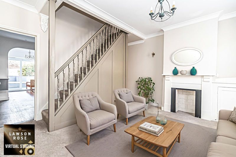 Property photo 2 of 12 .