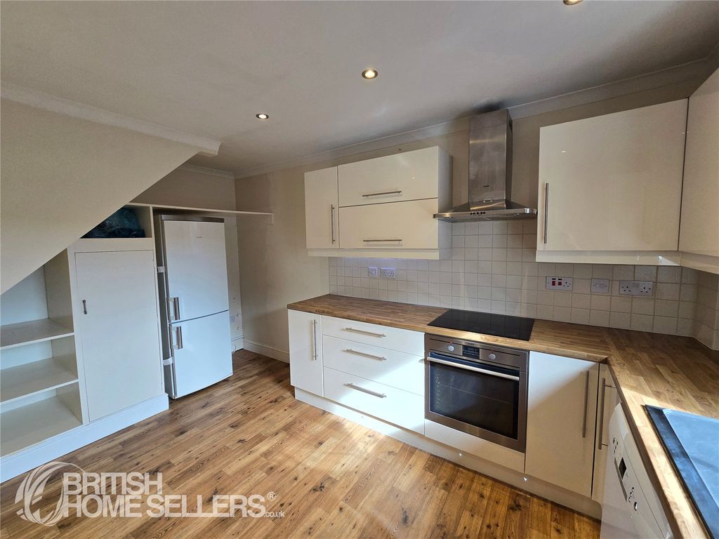 Property photo 3 of 25 Picture No. 23