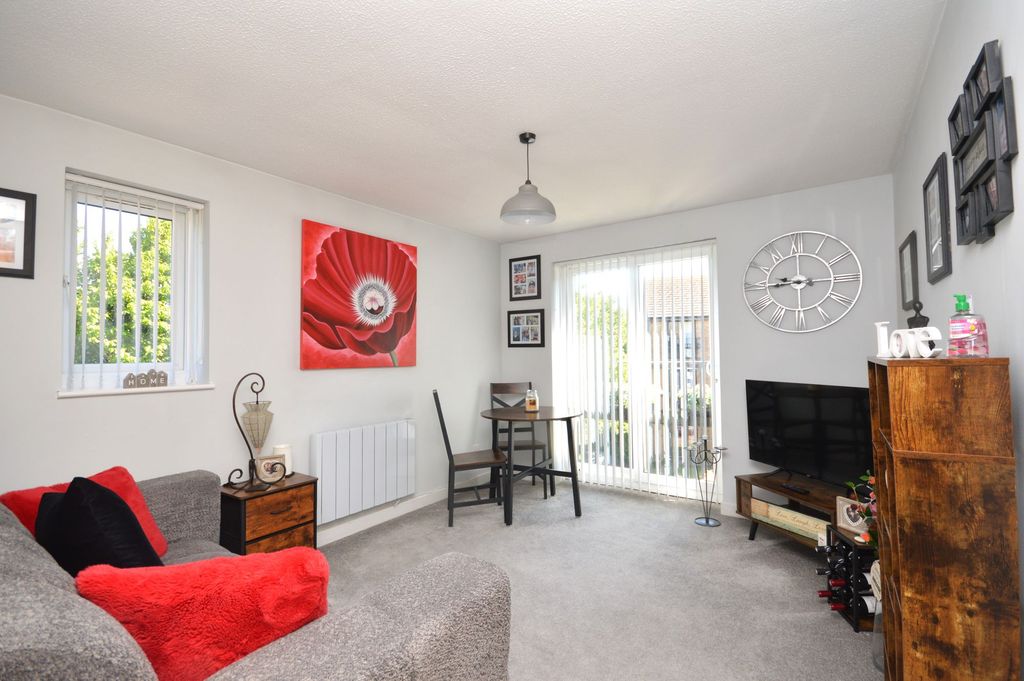 Property photo 2 of 13