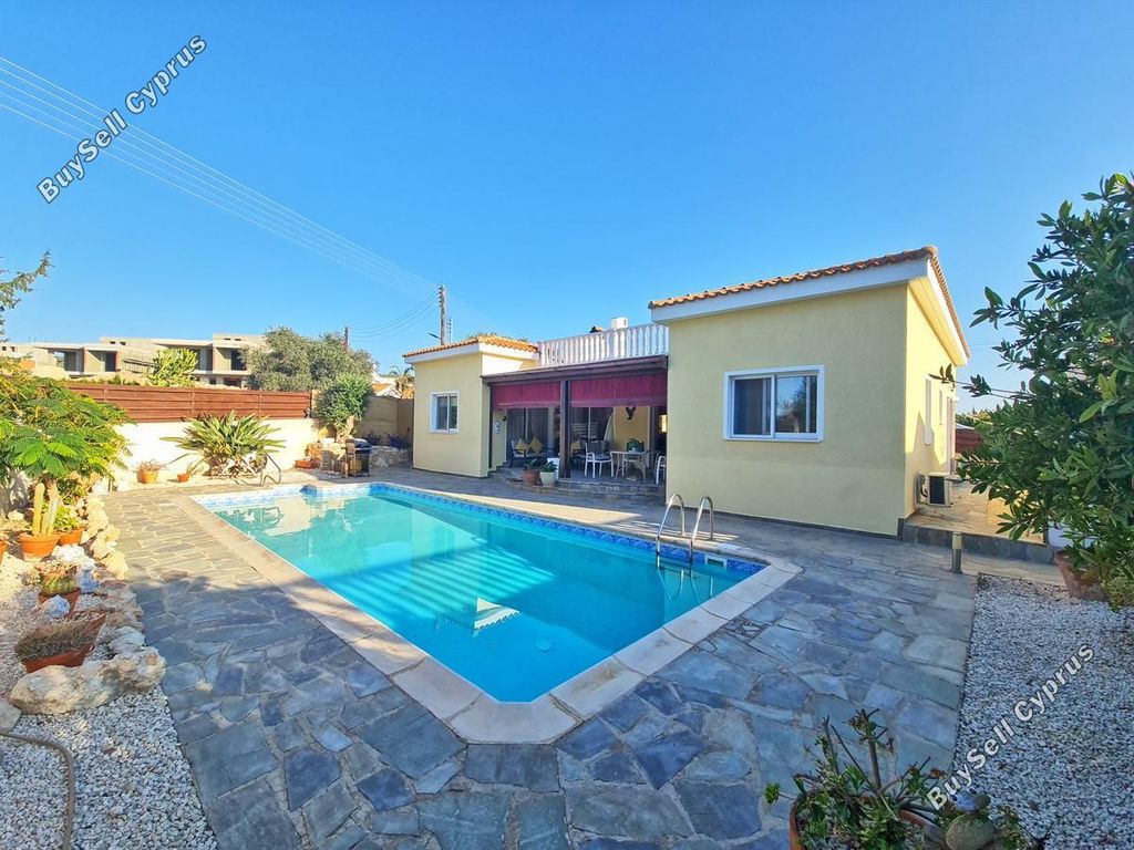 Property photo 1 of 41