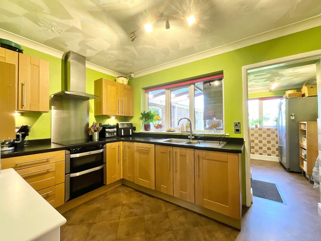 Property photo 3 of 23