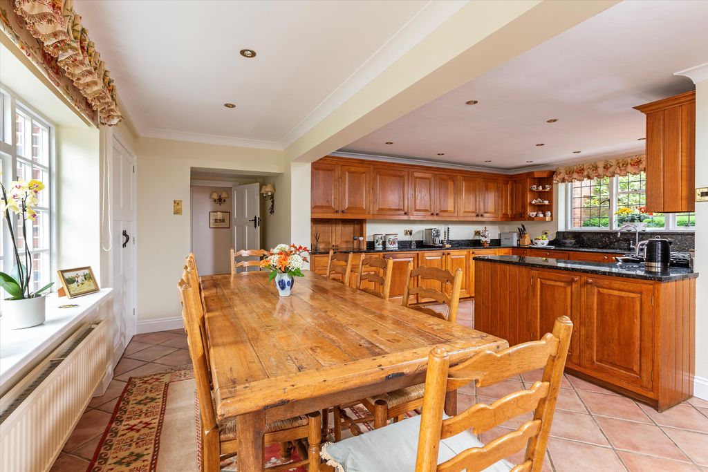 Property photo 2 of 23 Image