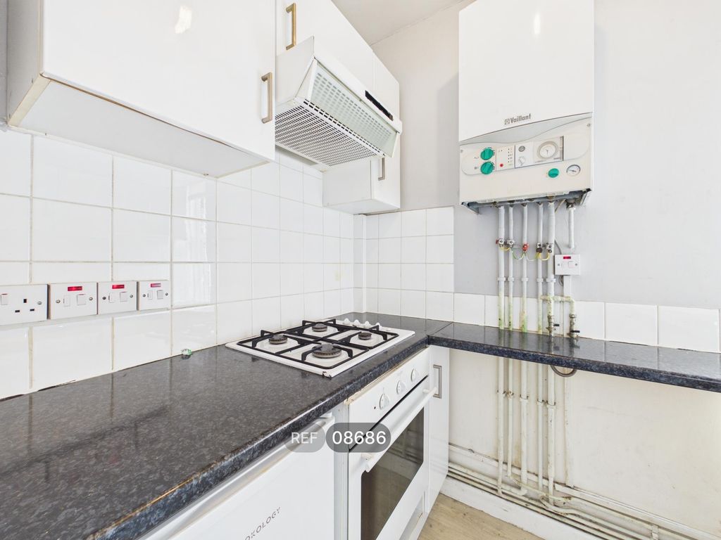 Property photo 2 of 8 Kitchen