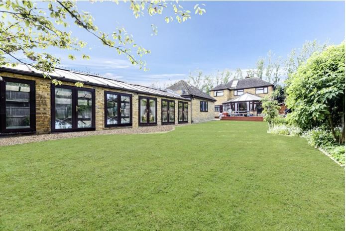 Property photo 1 of 10