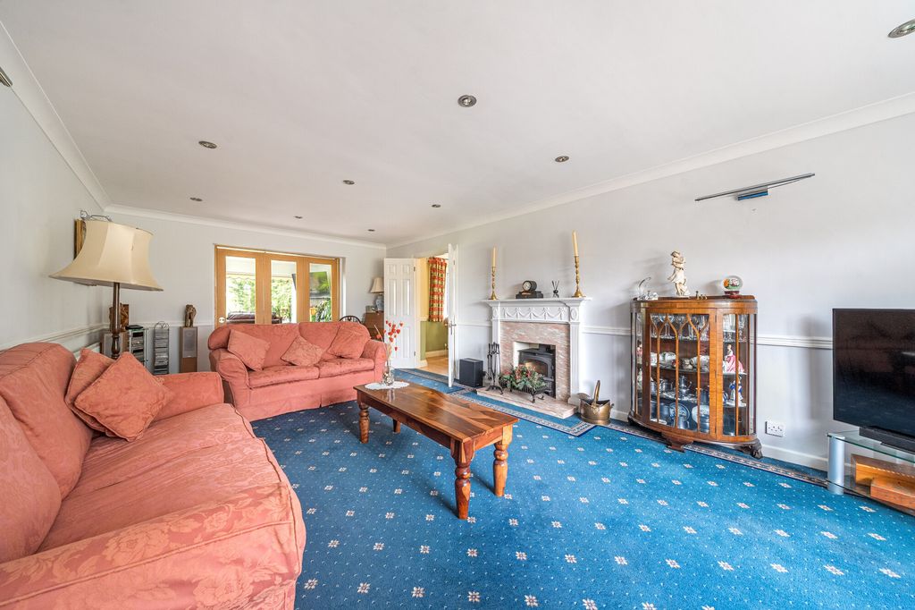 Property photo 2 of 17
