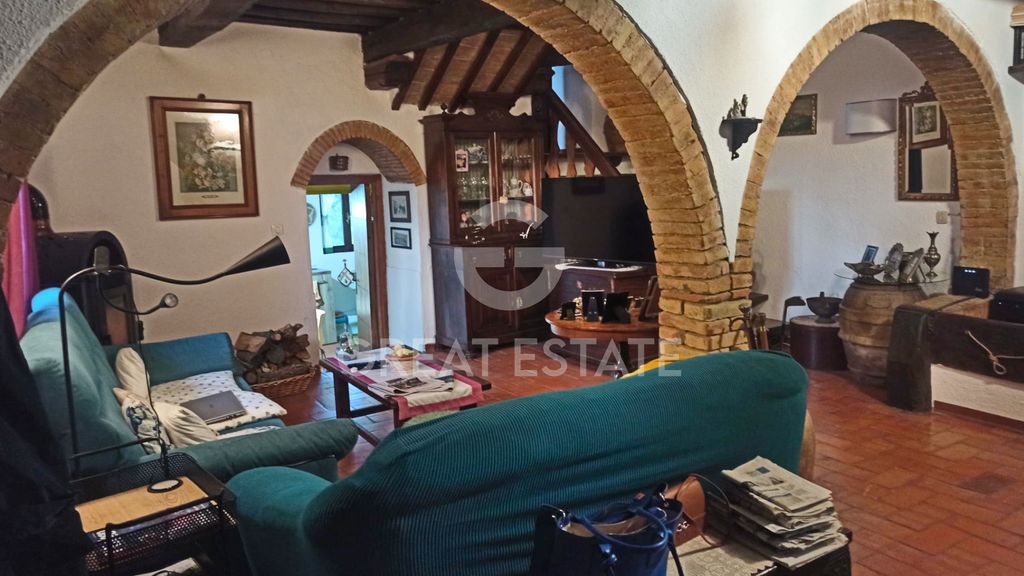 Property photo 2 of 19 Interiors