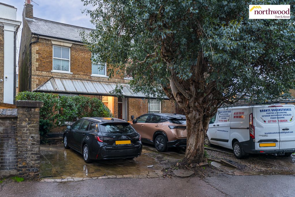 Property photo 3 of 19