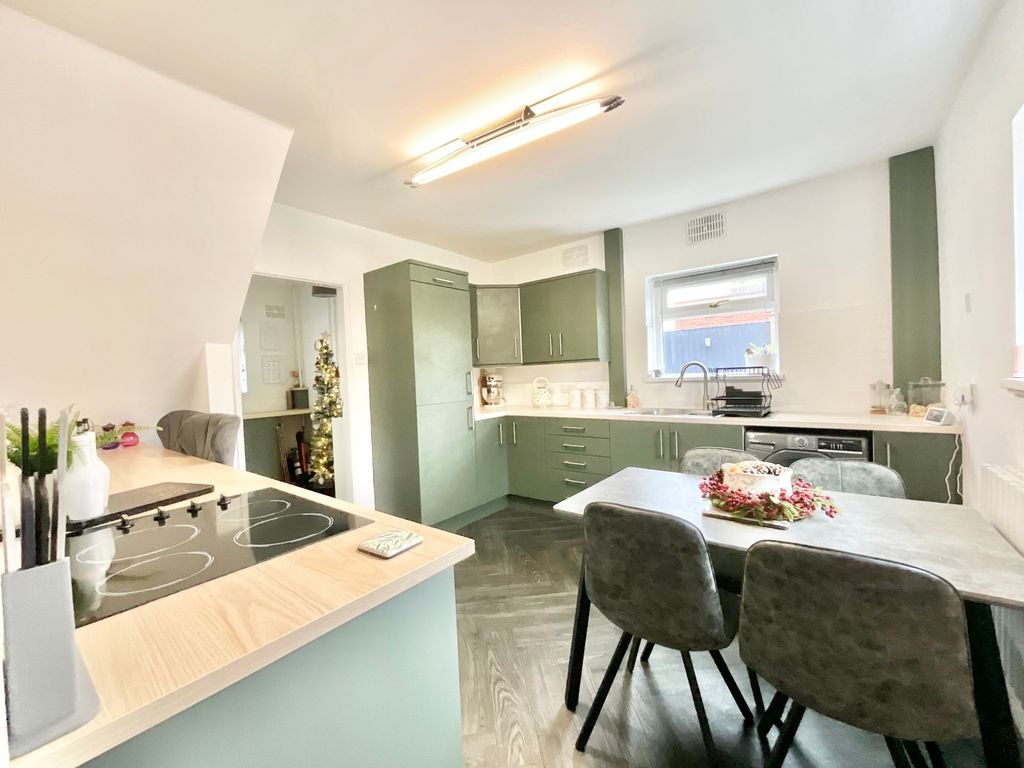 Property photo 2 of 23