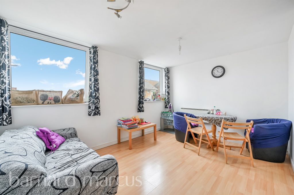 Property photo 2 of 8