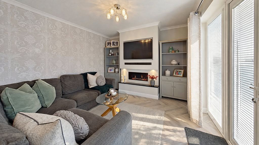 Property photo 3 of 20