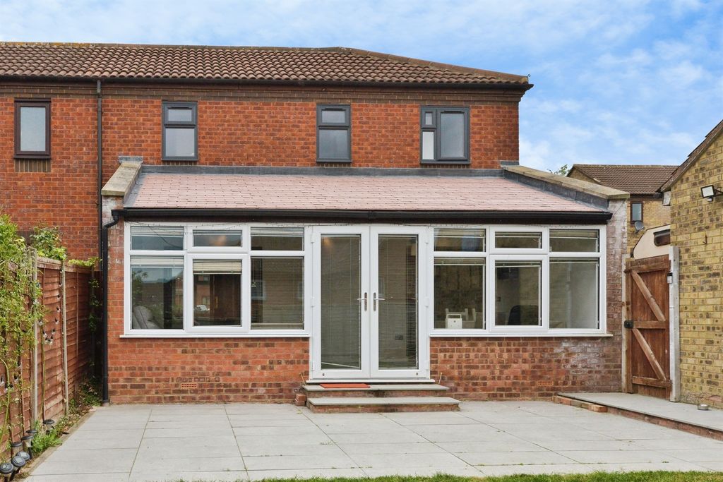 Property photo 2 of 19