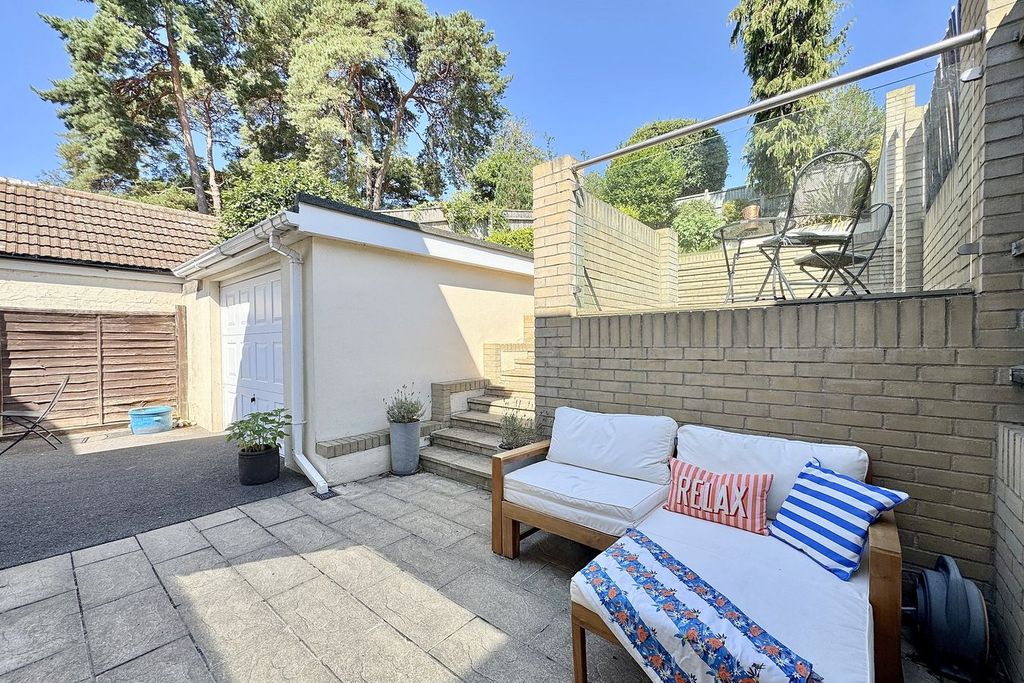 Property photo 3 of 23