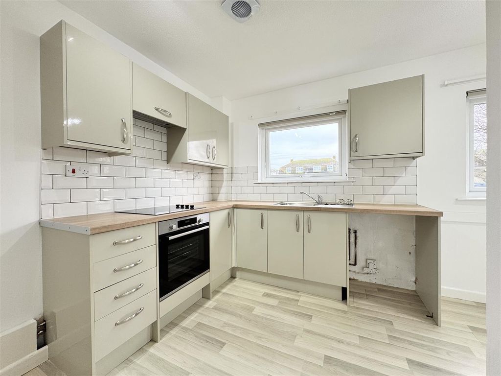 Property photo 2 of 14 Kitchen Diner