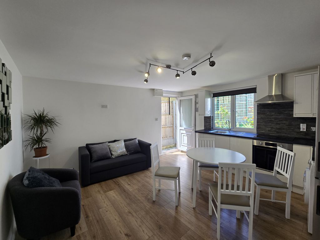 Property photo 3 of 10 Gallery