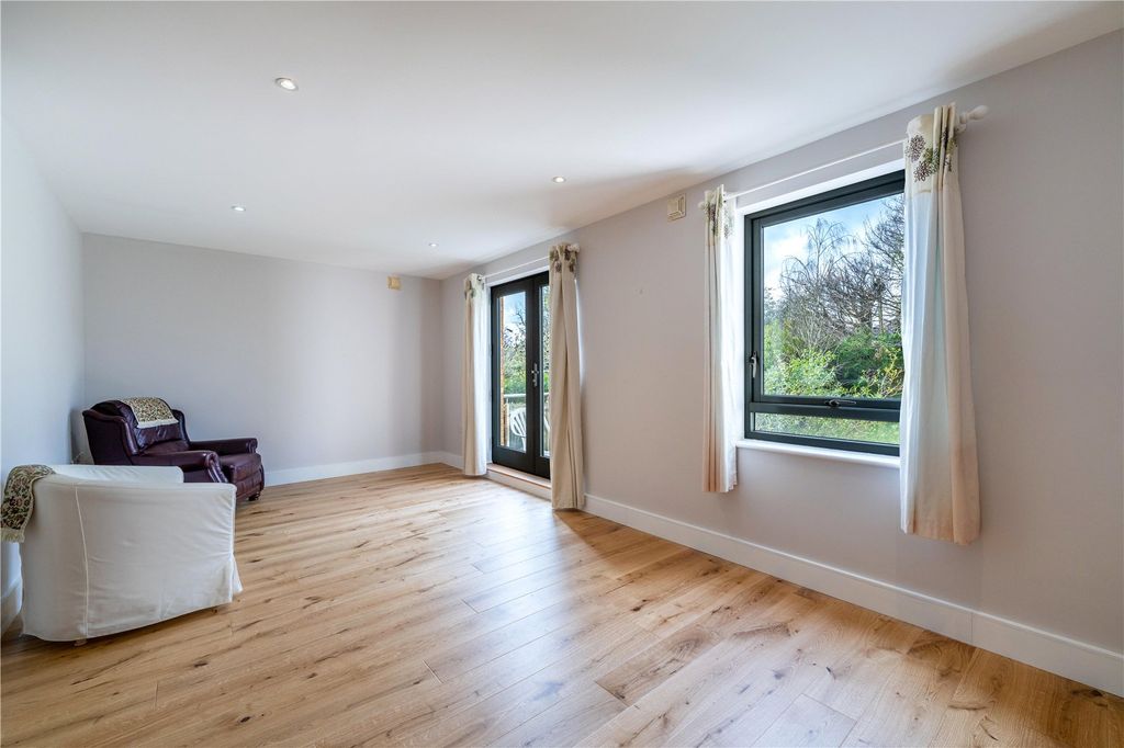 Property photo 2 of 13 Picture No. 02