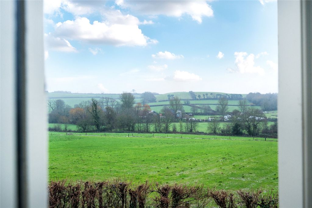 Property photo 2 of 19 Picture No. 34