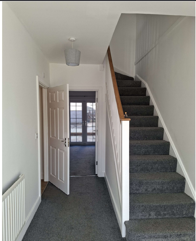 Property photo 2 of 5 Hallway