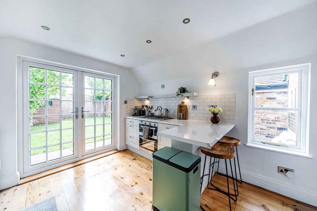 Property photo 2 of 24