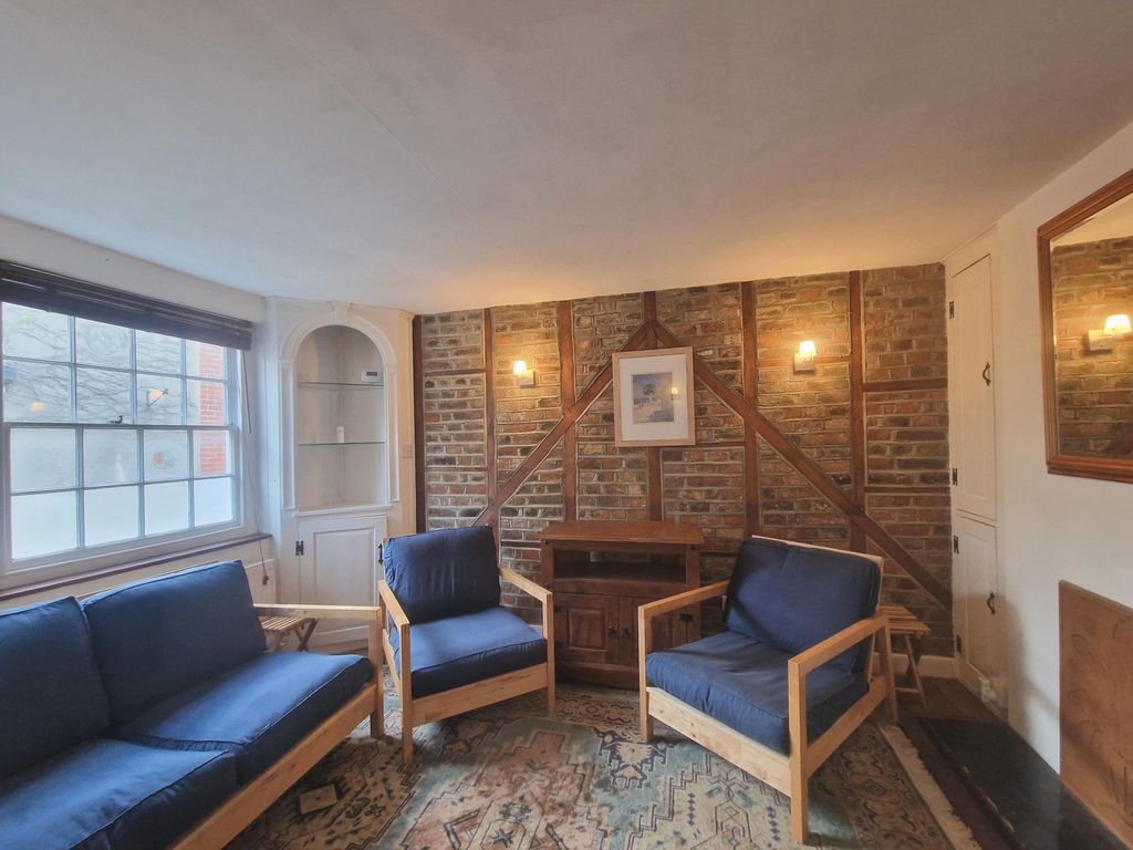 Property photo 2 of 11 Photo 2